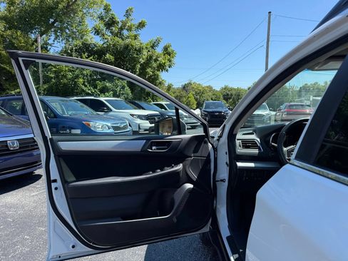 Used 2019 Subaru Outback 2.5i Premium AWD/4WD image 10