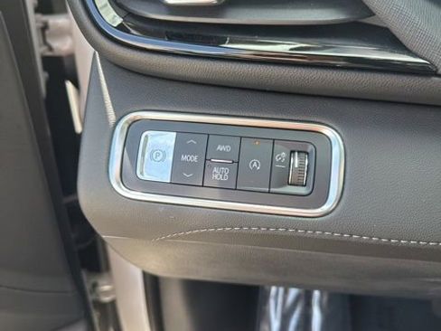 Used 2025 Buick Enclave Sport Touring w/ Power Package AWD/4WD image 37