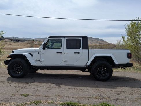Used 2022 Jeep Gladiator Sport AWD/4WD image 8