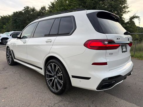 Used 2022 BMW X7 M50i AWD/4WD image 4