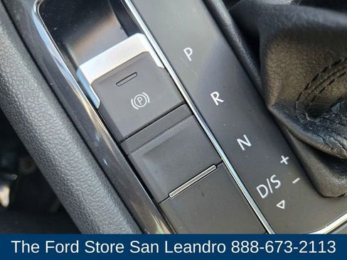 Used 2020 Volkswagen Tiguan SE w/ Panoramic Sunroof Package image 18