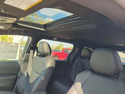 New 2026 Toyota Sienna Limited FWD image 21
