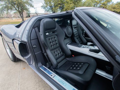 Used 2006 Ford GT RWD image 71