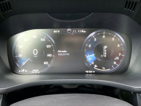 Used 2018 Volvo XC60 T6 Inscription w/ Convenience Package image 26