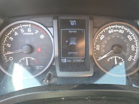 Used 2017 Toyota Tacoma TRD Off-Road AWD/4WD image 21