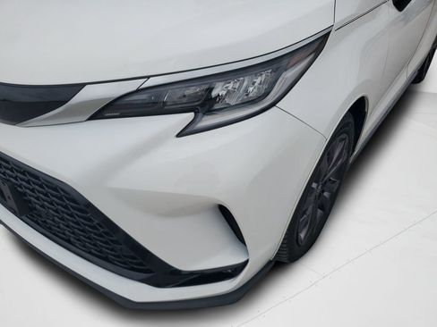 Certified 2023 Toyota Sienna XSE FWD image 26