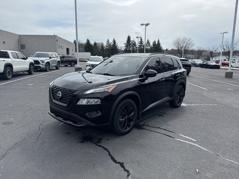 Certified 2023 Nissan Rogue SV w/ SV Premium Package image 3