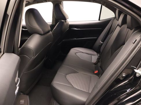 Used 2024 Toyota Camry SE FWD image 19