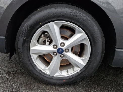 Certified 2020 Ford Edge SE image 8