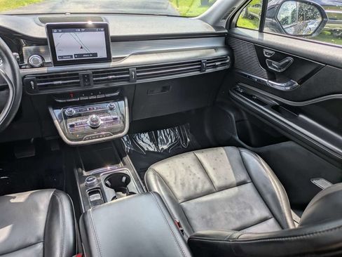 Used 2022 Lincoln Corsair AWD w/ Premium Package image 18
