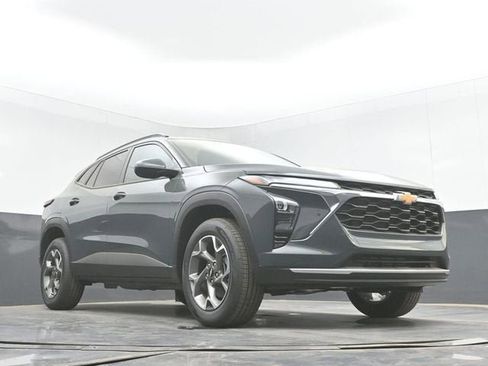 New 2026 Chevrolet Trax LT FWD image 39