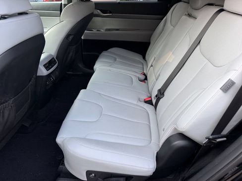 Used 2023 Hyundai Palisade SEL FWD image 11