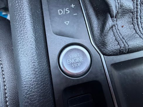 Used 2019 Volkswagen Atlas SE FWD image 24