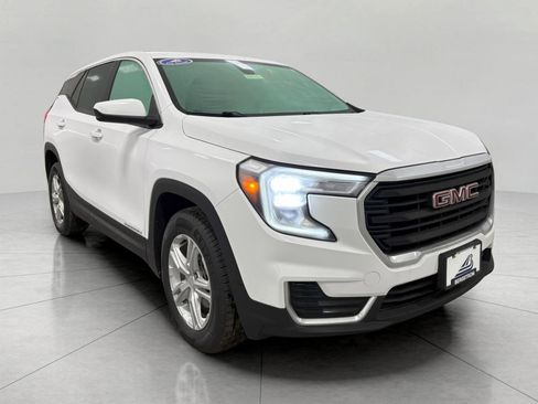 Used 2024 GMC Terrain SLE image 1