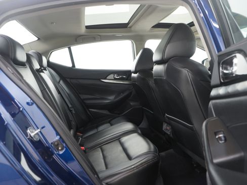 Used 2022 Nissan Maxima SL FWD image 13