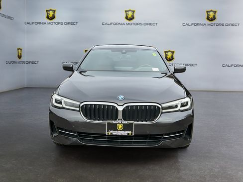 Used 2023 BMW 530e w/ Premium Package image 2