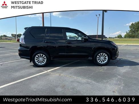 Used 2023 Lexus GX 460 Premium w/ Premium Package image 8