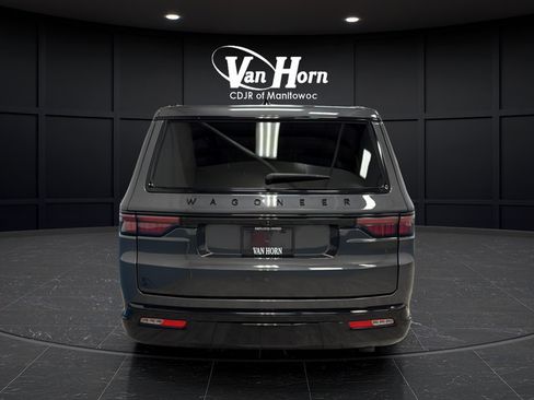 Used 2024 Jeep Wagoneer L Series II w/ Convenience Group I AWD/4WD image 6