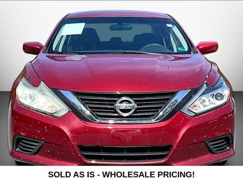 Used 2017 Nissan Altima 2.5 S w/ Power Driver Seat Package FWD image 2