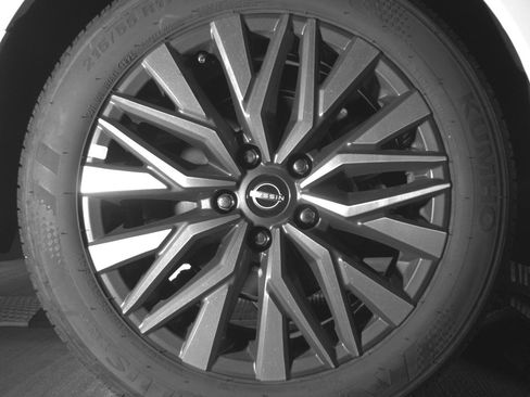 Used 2025 Nissan Altima 2.5 SV image 15