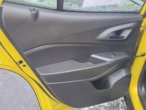 Used 2025 Chevrolet Trax ACTIV w/ Driver Confidence Package image 9