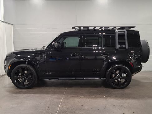 New 2026 Land Rover Defender 110 X-Dynamic SE image 7