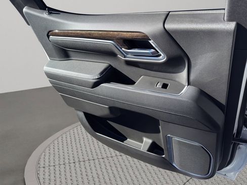 New 2026 GMC Sierra 1500 Elevation image 17