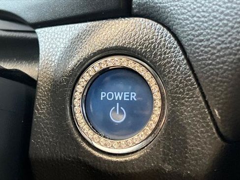 Certified 2020 Toyota RAV4 XLE w/ Convenience Package AWD/4WD image 24