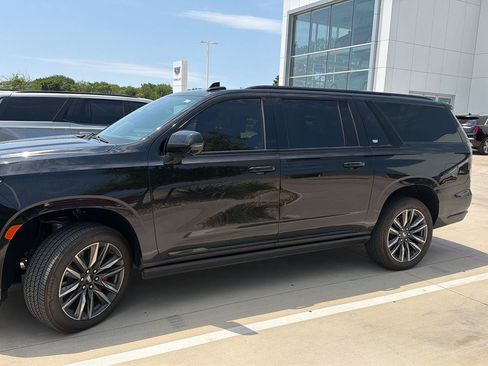 Certified 2023 Cadillac Escalade ESV Sport Platinum AWD/4WD image 21