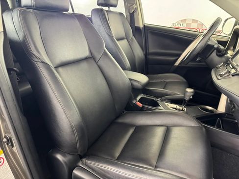 Used 2015 Toyota RAV4 Limited AWD/4WD image 36