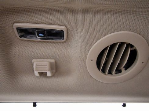 Used 2024 Ford Explorer Limited image 15