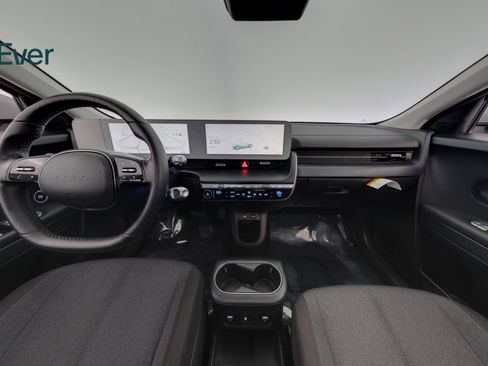Used 2024 Hyundai Ioniq 5 SEL RWD image 25