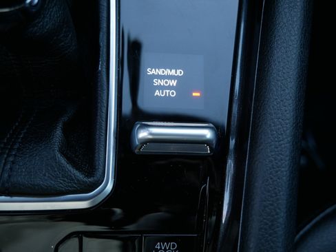 Used 2024 Jeep Compass Latitude image 31