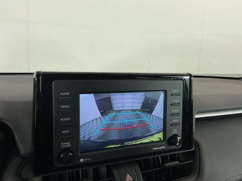 Used 2021 Toyota RAV4 LE image 20