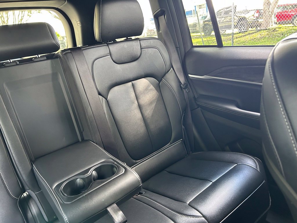 Certified 2025 Jeep Grand Cherokee Limited RWD image 15