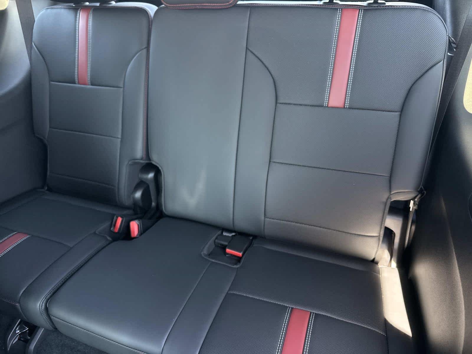 New 2027 Chevrolet Traverse RS w/ LPO, Floor Liner Package FWD image 8