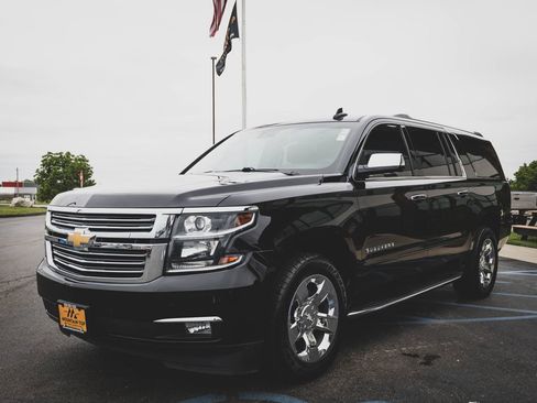 Used 2017 Chevrolet Suburban Premier AWD/4WD image 23