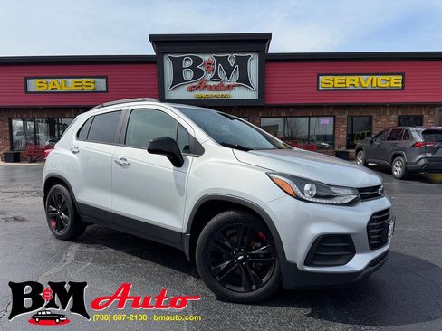 Used 2018 Chevrolet Trax LT w/ Redline Edition image 1