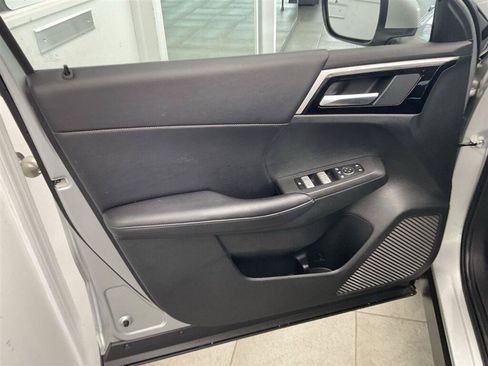 Used 2024 Mitsubishi Outlander SE AWD/4WD image 9