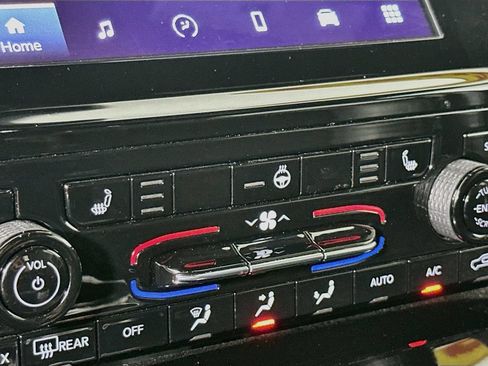 Certified 2023 Jeep Grand Cherokee Altitude AWD/4WD image 31