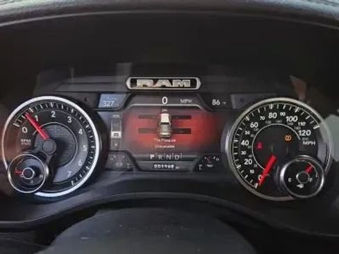 Used 2019 RAM 1500 Laramie AWD/4WD image 9