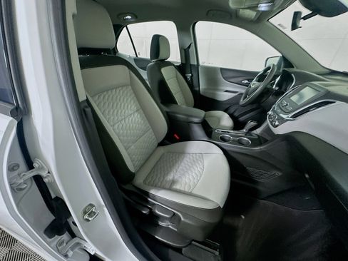 Used 2018 Chevrolet Equinox LS FWD image 29