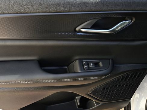 New 2026 Jeep Grand Cherokee L Laredo image 13