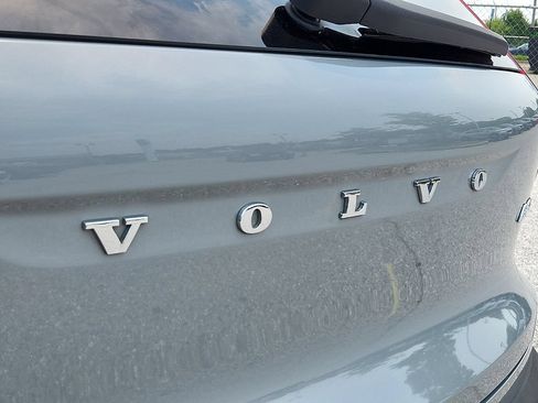 Used 2024 Volvo XC40 B5 Plus w/ Climate Package AWD/4WD image 27