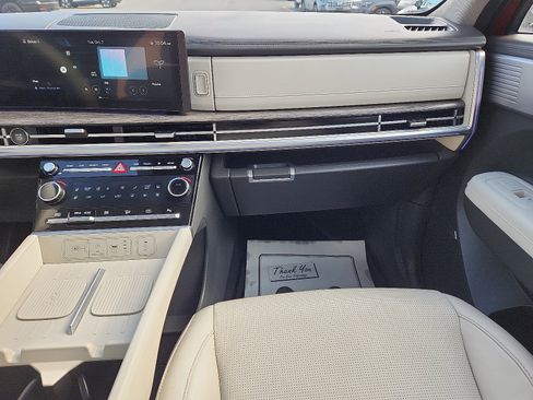 Used 2024 Hyundai Santa Fe Limited image 11