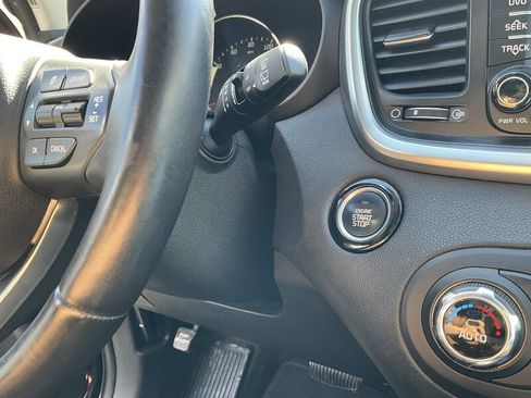 Used 2017 Kia Sorento SX image 26