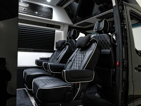 Used 2024 Mercedes-Benz Sprinter 3500 image 33