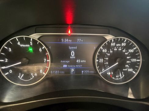 Used 2024 Nissan Altima 2.5 SV FWD image 9
