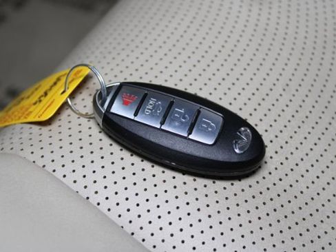 Used 2012 INFINITI M56 image 14