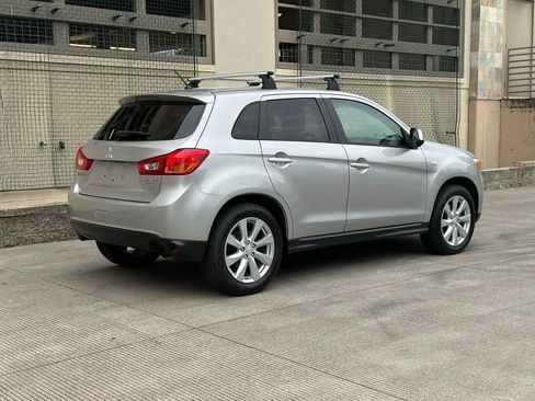 Used 2015 Mitsubishi Outlander Sport ES image 3